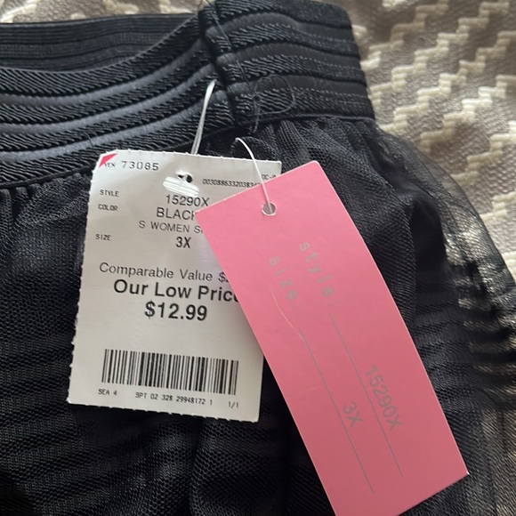 NWT Black sheer skirt - Picture 4 of 4